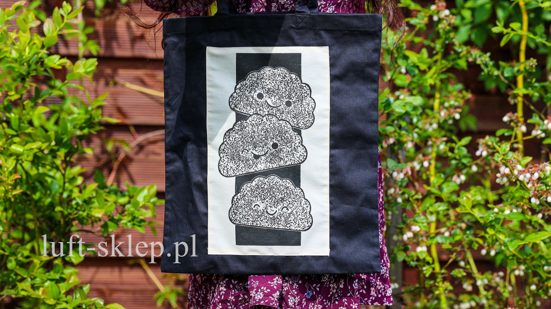 rękodzieło artystyczne Pieroguszka, poduszki handmade, dekoracje i prezenty tworzone przez osoby z niepełnosprawnością, unikalne rękodzieło, prezent na każdą okazję